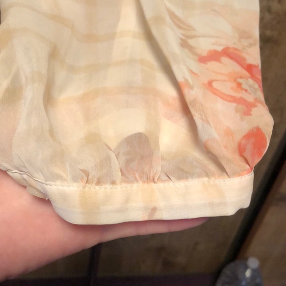 Multicolored Scoop Neck Flutter Sleeve Blouse - Picture 4 of 11